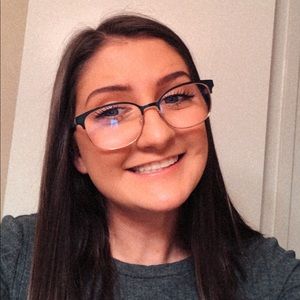 Meet your Posher, Abbey